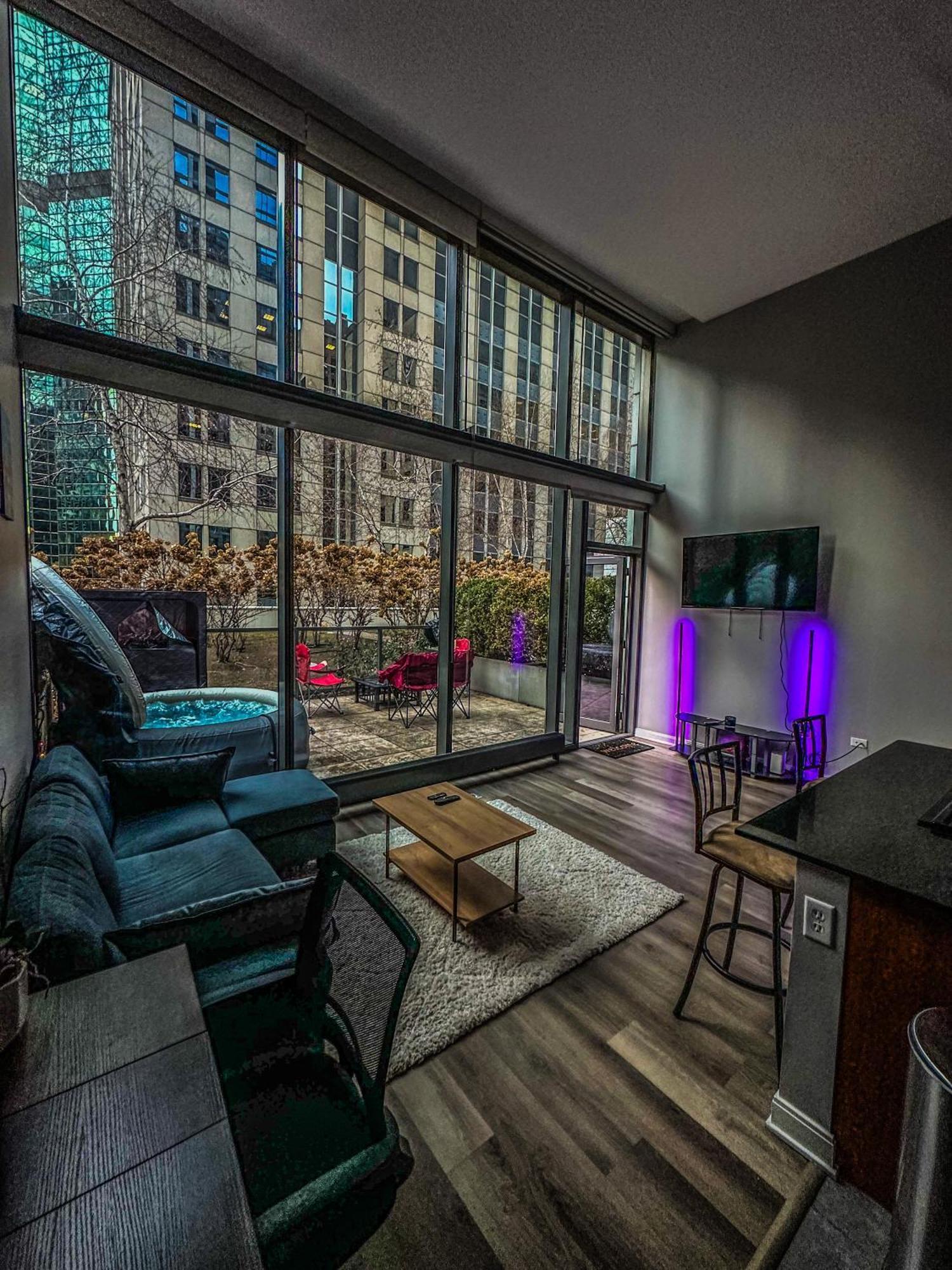 Nvcll Chicago Hotel Exterior photo